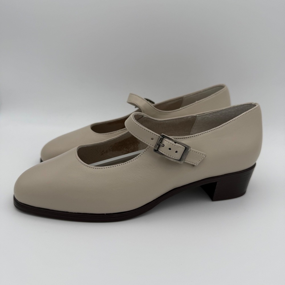 Munro American Womens 7 WW Beige Leather Mary Jane Pumps Made In USA
